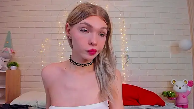 Blondy_Fina webcam