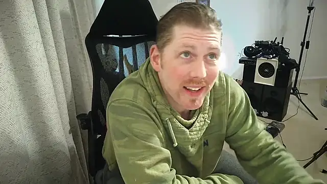 God_Of_ThundeRR webcam