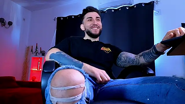 MightyAaron66 webcam