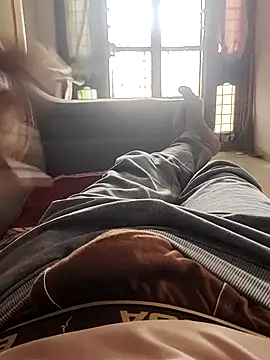 Slim_guy_for_u webcam