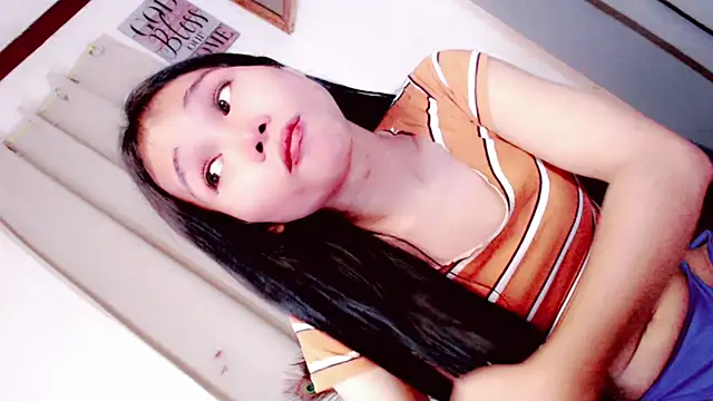 Amomentoflust99 webcam