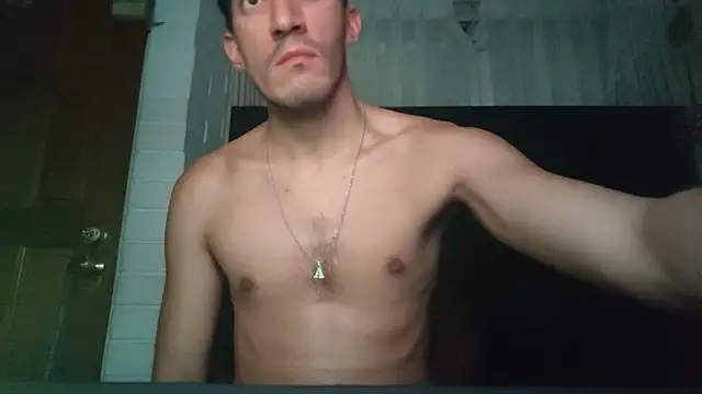 TommyMomentum webcam