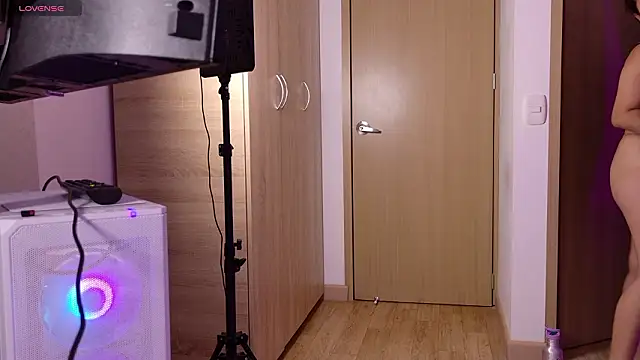 zoeaniston - ZoeAniston's free webcam