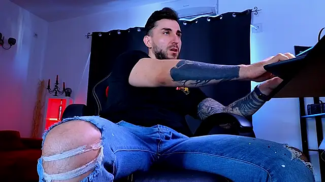 mightyaaron66 - MightyAaron66's free webcam