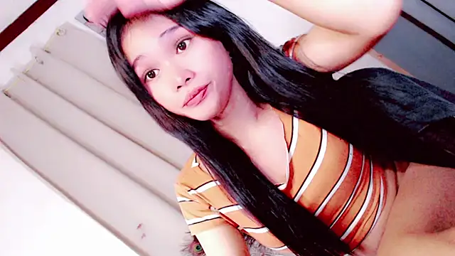 Amomentoflust99 webcam