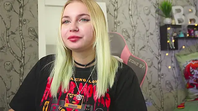 Moon_Valkyrie webcam