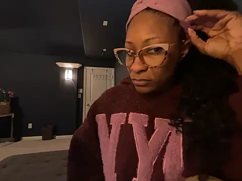 Webcam Model (wynterheat)  is live.Free join now!