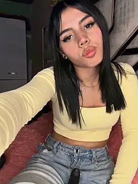 laura-khalifa - Laura-Khalifa's free webcam