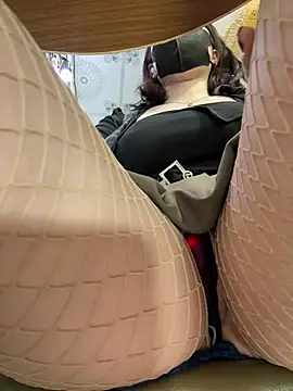 emily-nguyen - Emily-Nguyen's free webcam