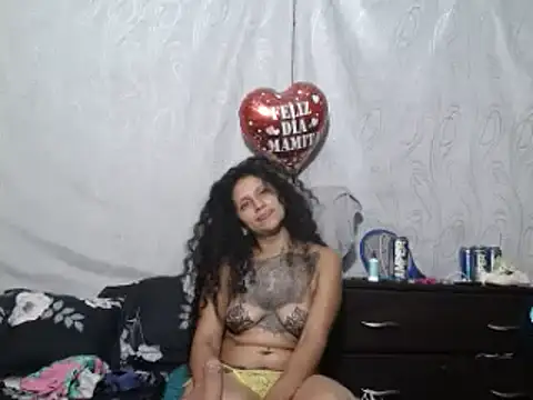 CataleyaRosee webcam