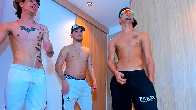 thebatmansion - TheBatMansion's free webcam