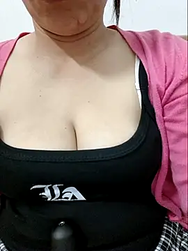 linhha23 - Linhha23's free webcam - UK Sex Cams