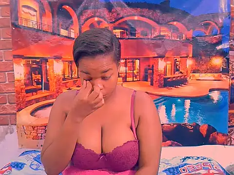 EbonyCurvaceous1 webcam