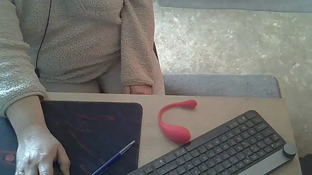 silvia2277 - Silvia2277's free webcam