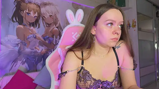 CheekySashaCharm webcam