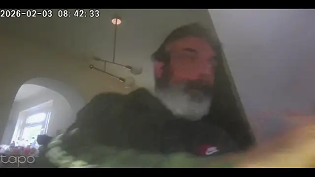 Reza_3hands_of_ webcam