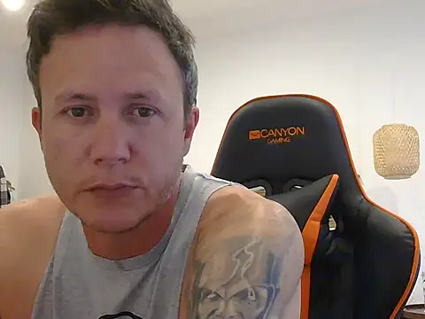 TroyDieselXXX webcam