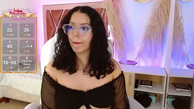 aurora_brownn - Aurora_Brownn's free webcam