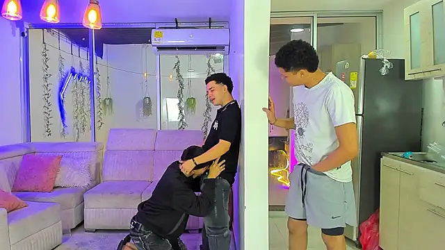 Houseofwarrios webcam