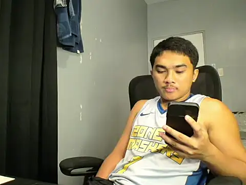 pinoyAdrianneXXX webcam