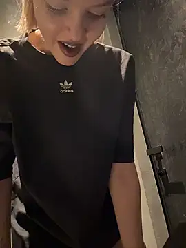 ashleymur (F teen) - twerk without panties 2 min