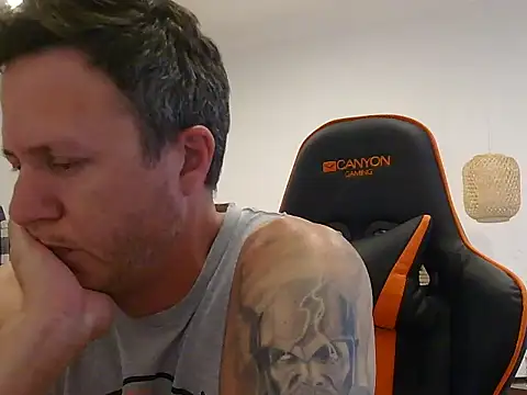 TroyDieselXXX webcam