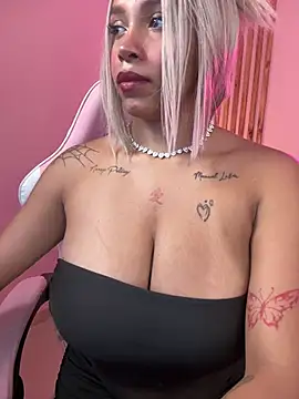 madeleinesanez - MadeleineSanez's free webcam