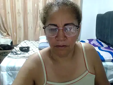 Candyy_mature webcam