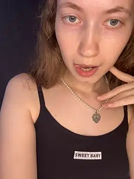 holy_poly - Holy_Poly's free webcam