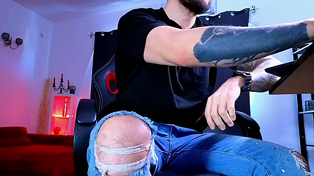 MightyAaron66 webcam