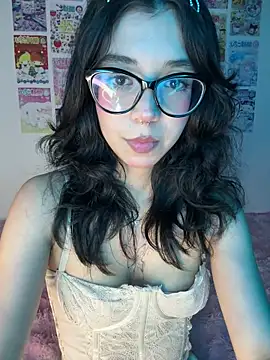 Webcam Model (Valen-Foxx1)  is live.Free join now!