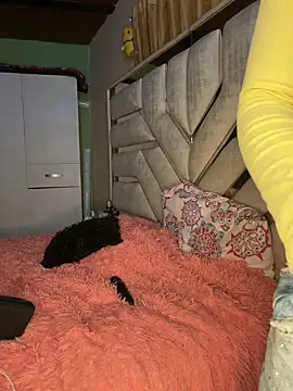 Laura-Khalifa webcam