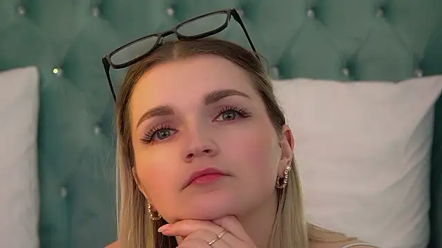 annyraii - AnnyRaii's free webcam - UK Sex Cams