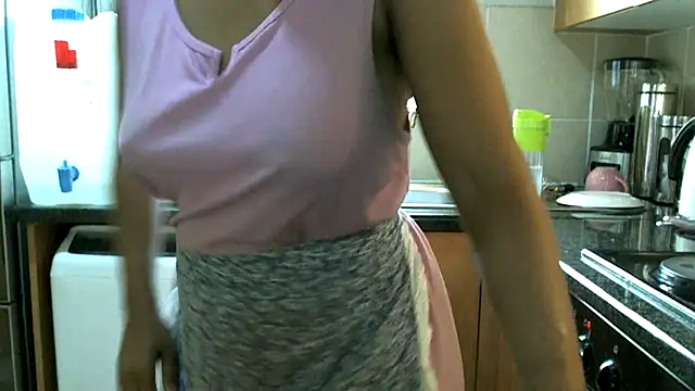 newbeginnings8 - NewBeginnings8's free webcam