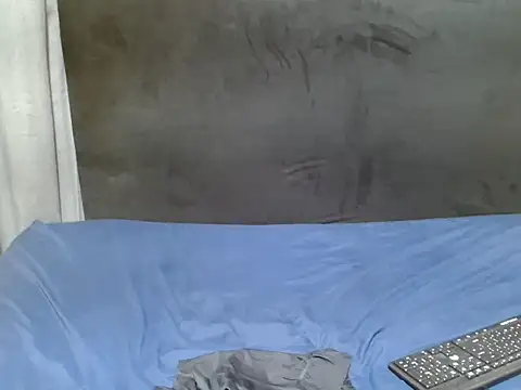 JuicyWetPussy19 webcam