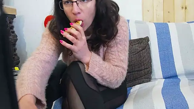 MellyBigLabiaOrgasmic webcam