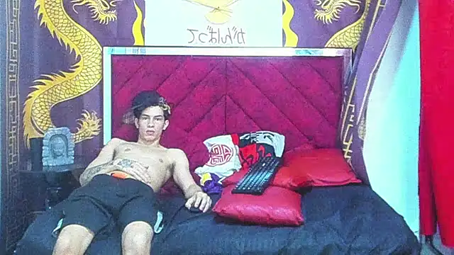 pride_couple - Pride_couple's free webcam