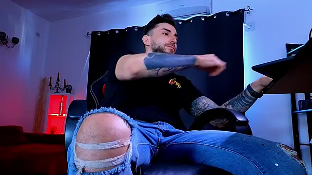 mightyaaron66 - MightyAaron66's free webcam