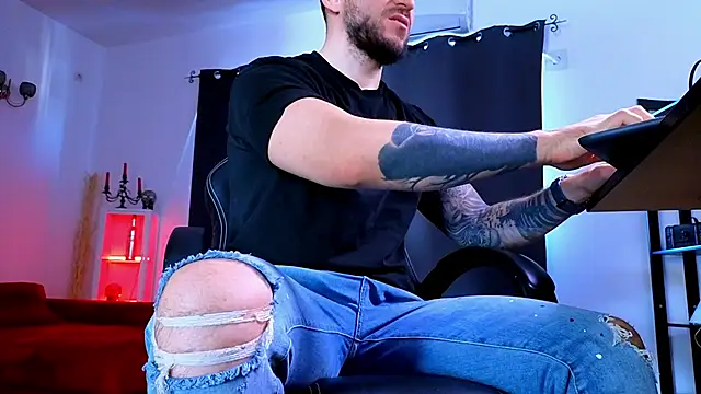 MightyAaron66 webcam