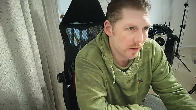 God_Of_ThundeRR webcam