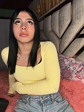 Laura-Khalifa webcam