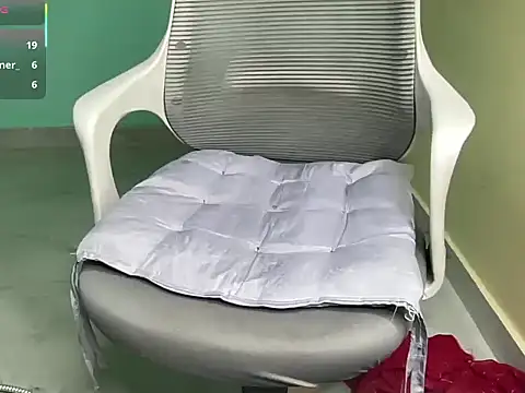 classy_kritii webcam