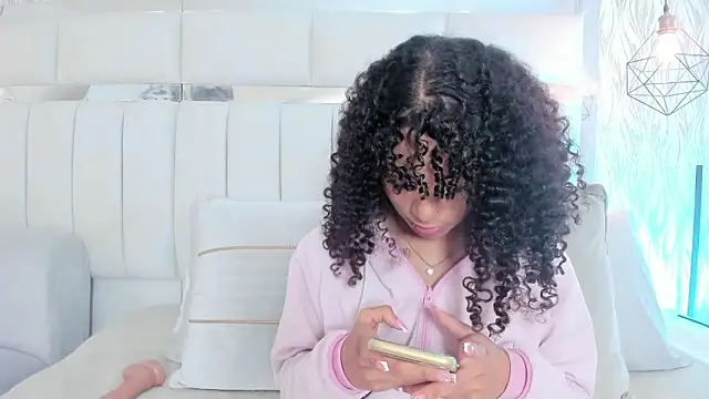 nyla_azura - Nyla_azura's free webcam