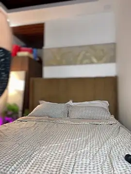 Bombshell_Rebbecca webcam