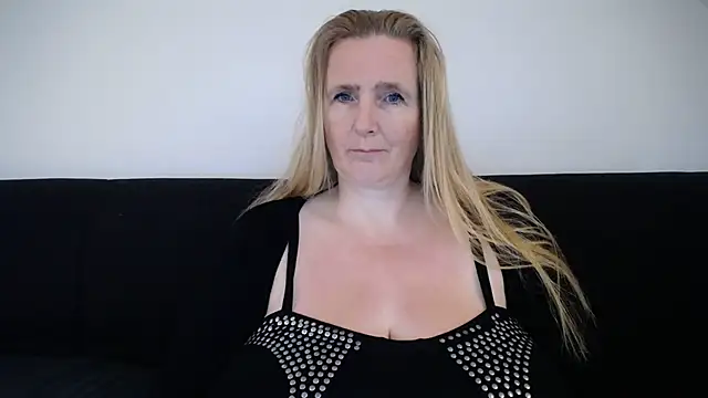 xxnikkie - XXNikkie's free webcam