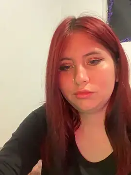 caroline_red - Caroline_red's free webcam