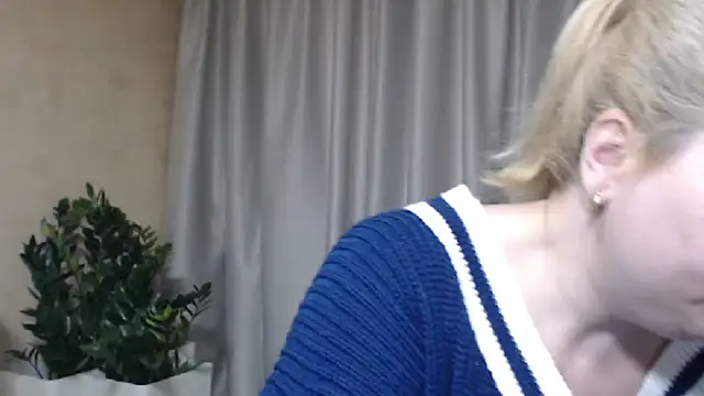 sweetpussy13 - Sweetpussy13's free webcam