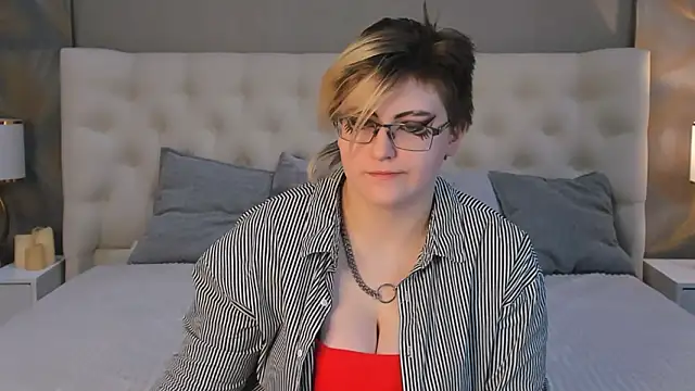 absi_glitch - ABSI_GLITCH's free webcam