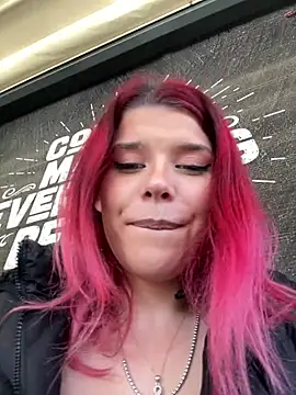 Webcam Model (RiriRoseey)  is live.Free join now!