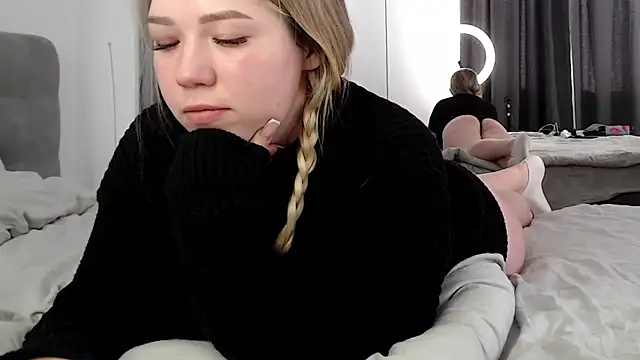 Embersweetbunny webcam